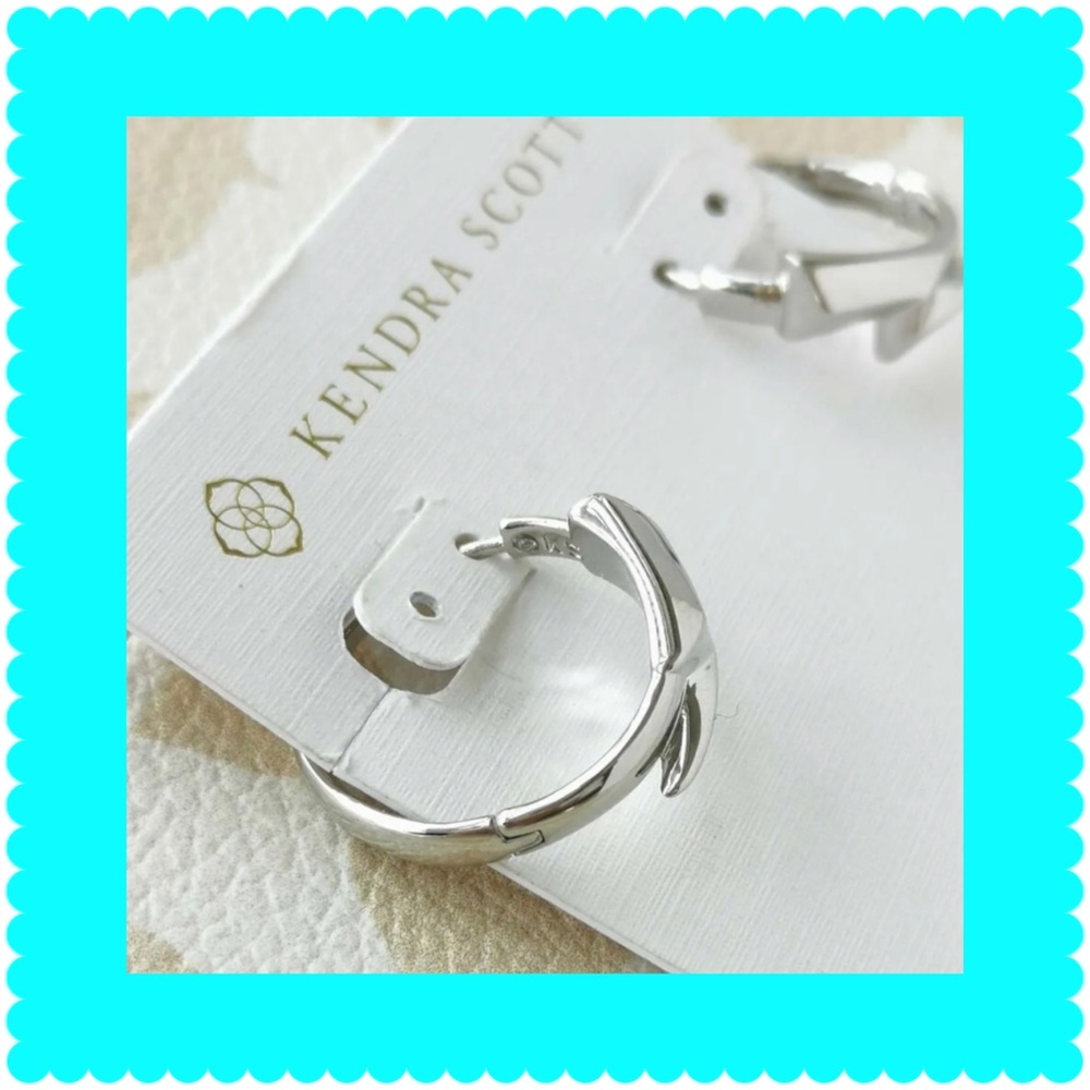 NEW KENDRA SCOTT BOLT SILVER HUGGIE EARRINGS